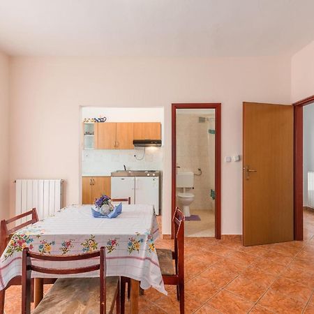 Beautiful Home In Visnjan With Wifi 외부 사진