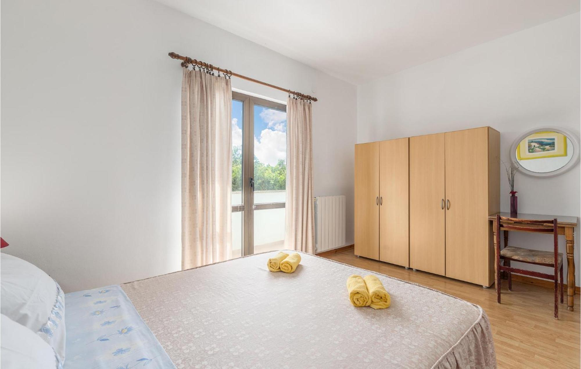 Beautiful Home In Visnjan With Wifi 외부 사진