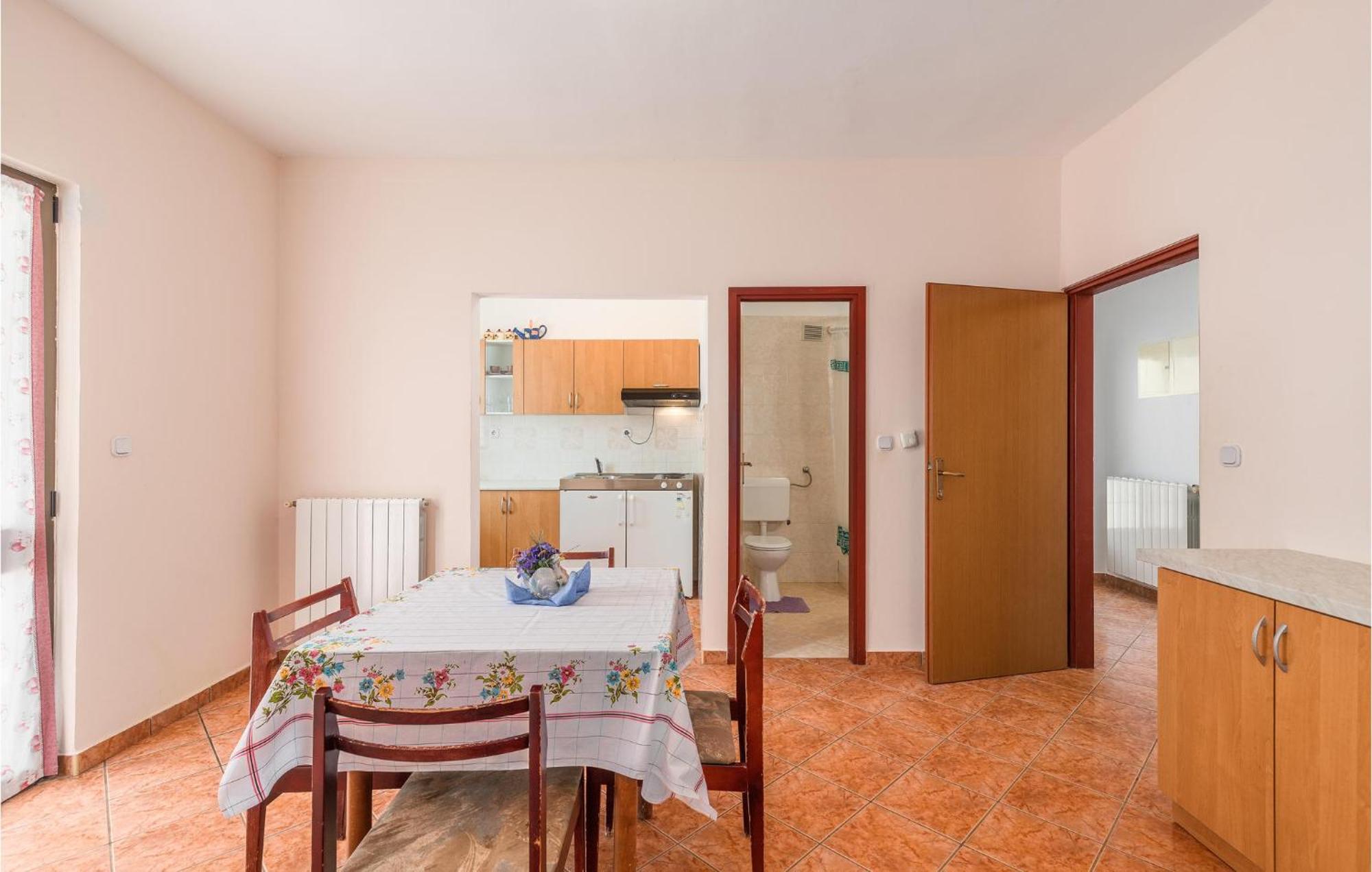 Beautiful Home In Visnjan With Wifi 외부 사진
