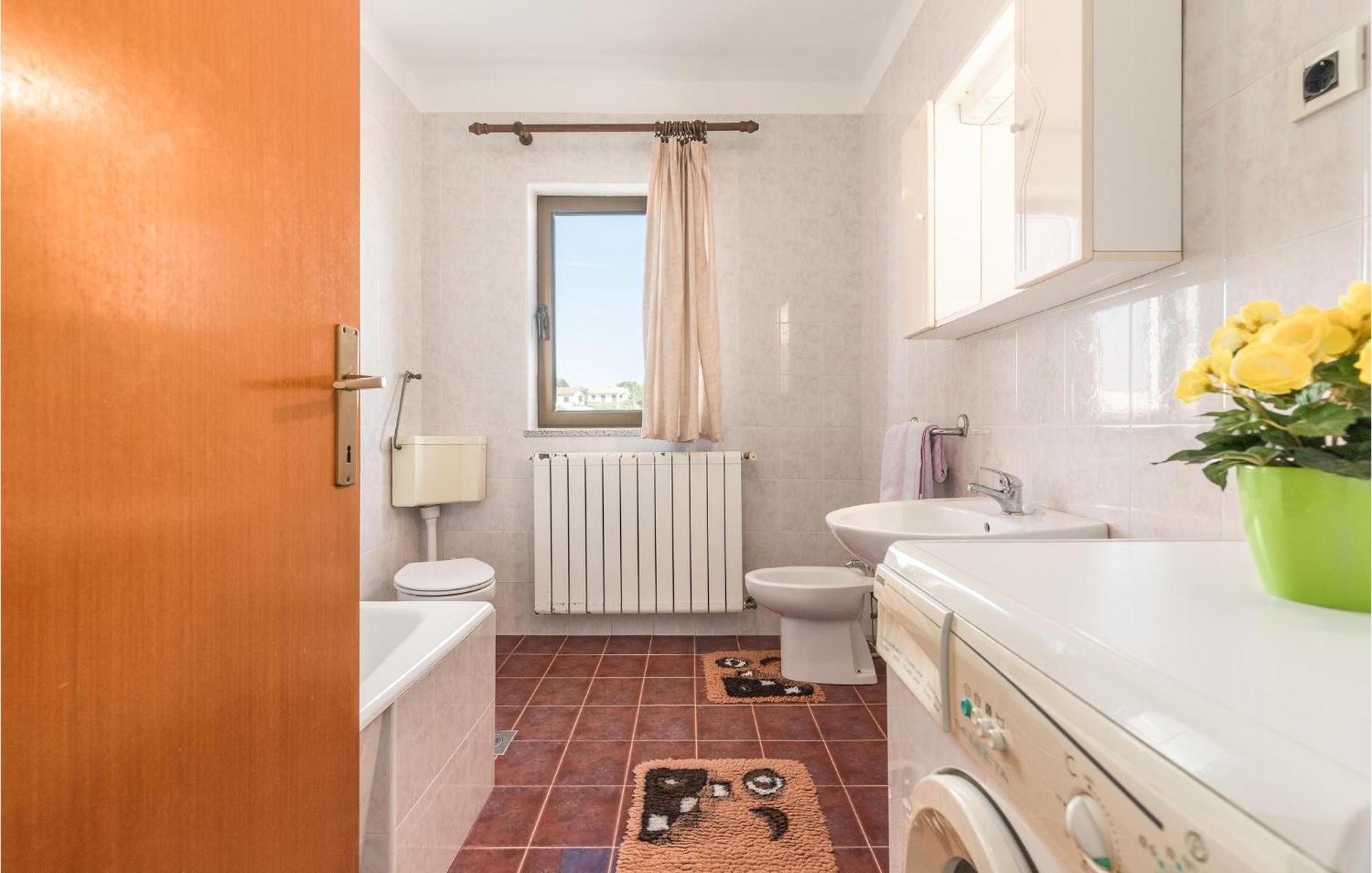 Beautiful Home In Visnjan With Wifi 외부 사진