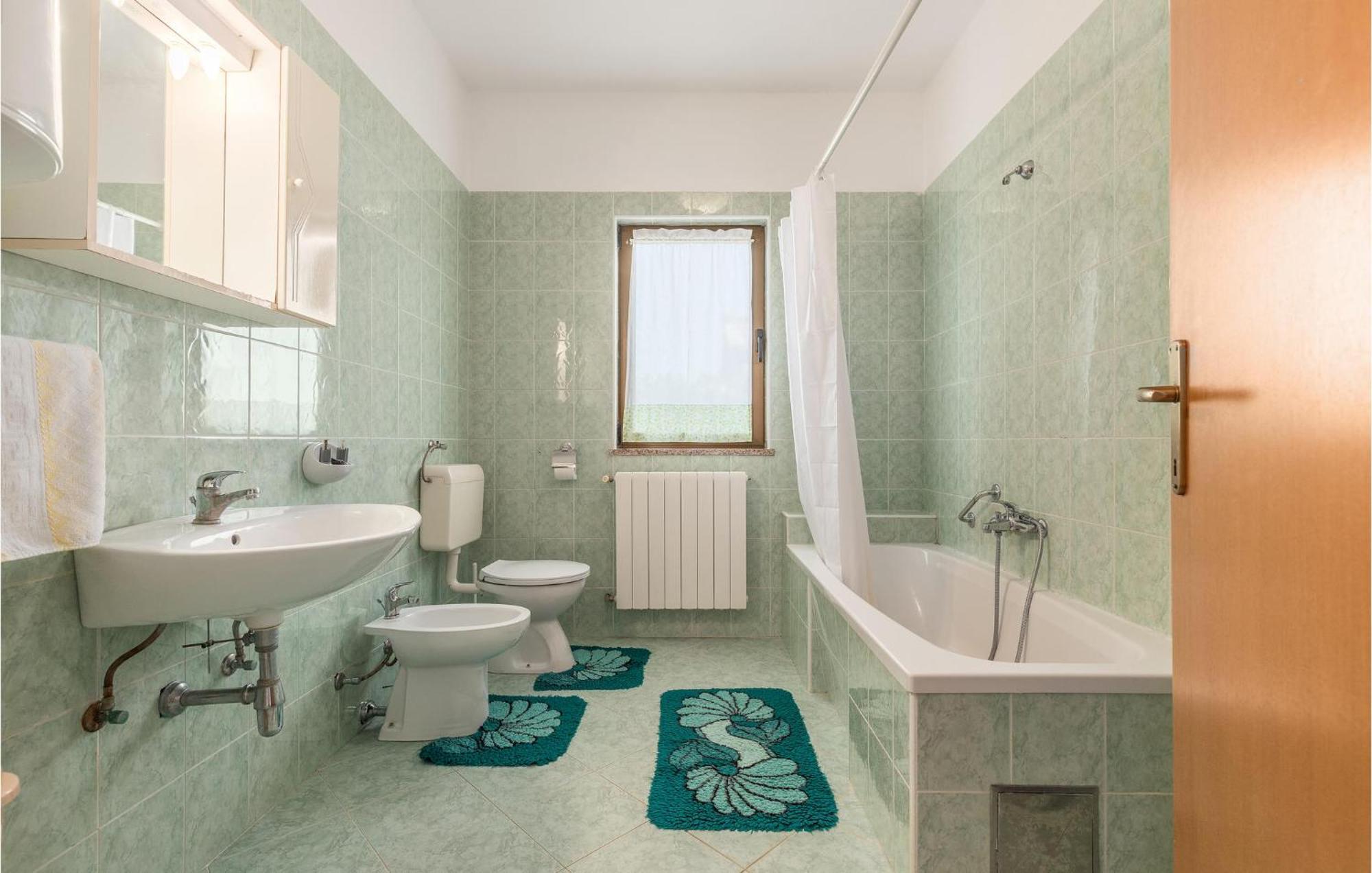 Beautiful Home In Visnjan With Wifi 외부 사진