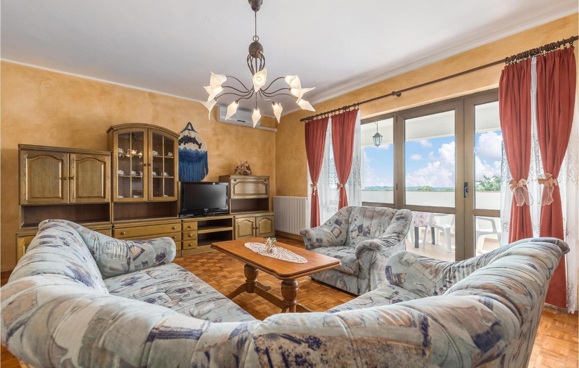 Beautiful Home In Visnjan With Wifi 외부 사진